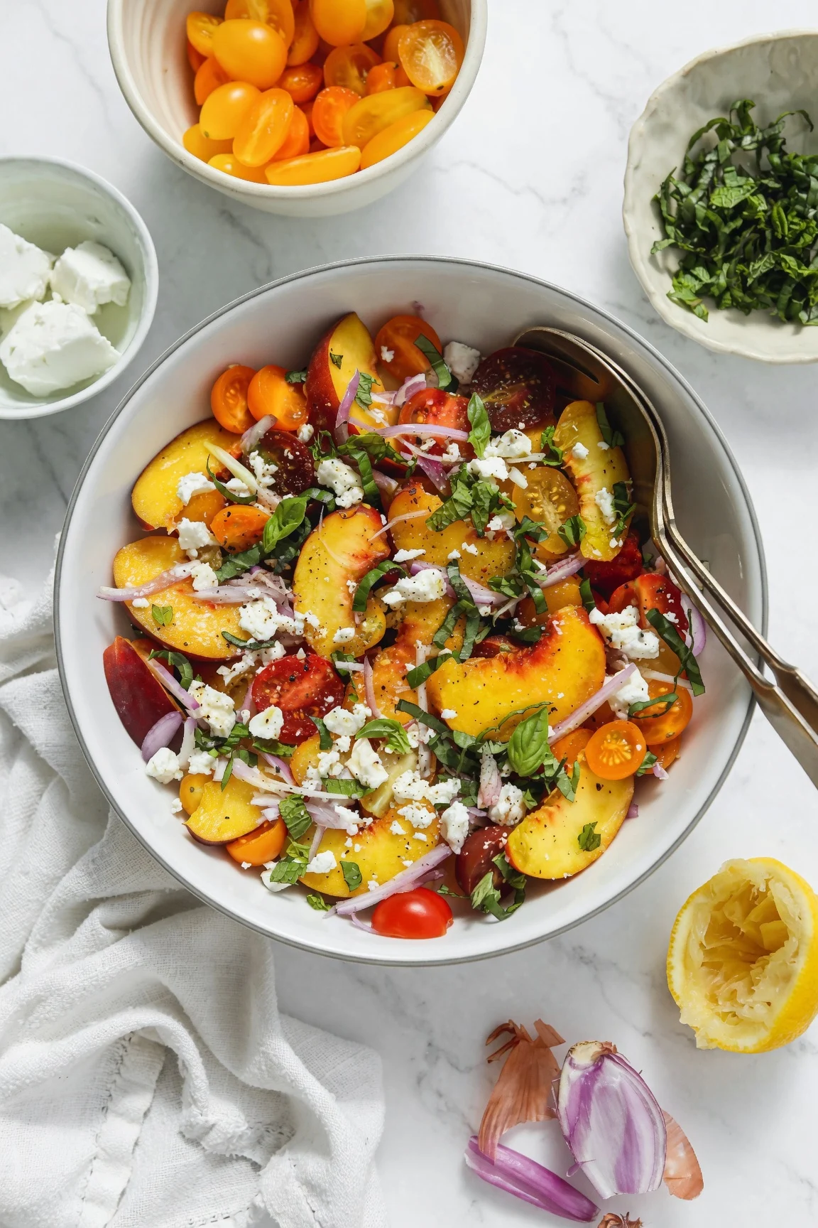 Looking for the perfect Peach Feta Salad? This 25-minute refreshing recipe balances sweet fruit and salty cheese for an unforgettable dish.